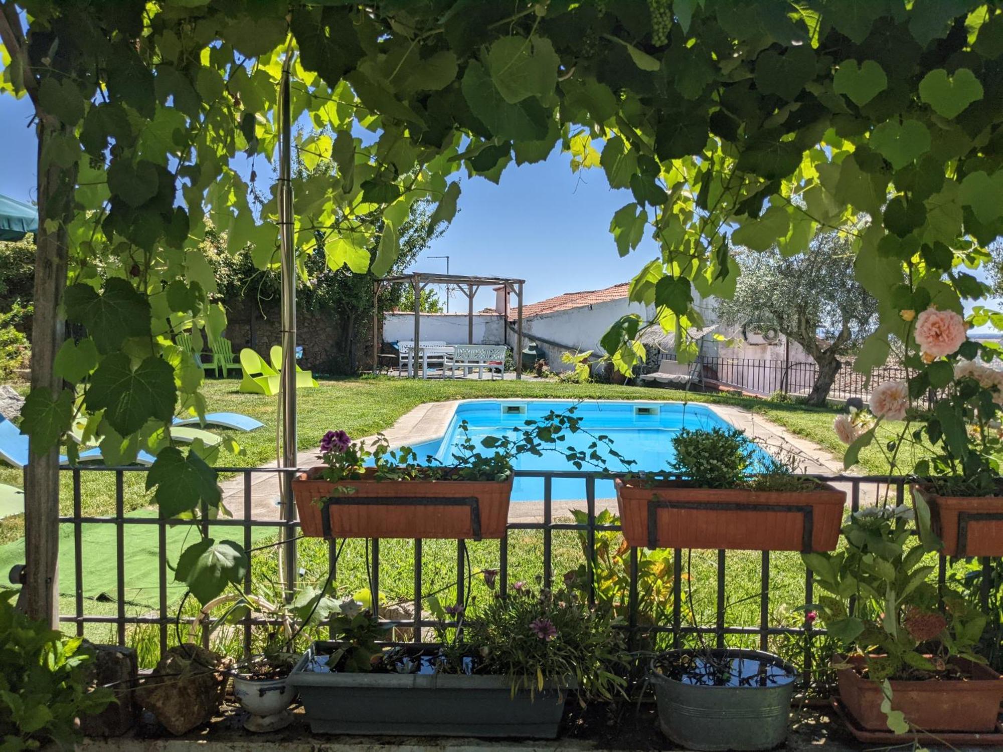 Casa Do Forno Guest House Salvaterra do Extremo Екстериор снимка